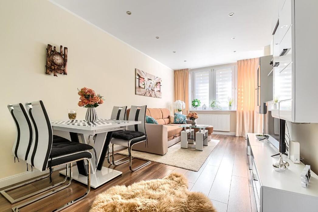슈체친 Flower Apartament City Center 아파트 외부 사진